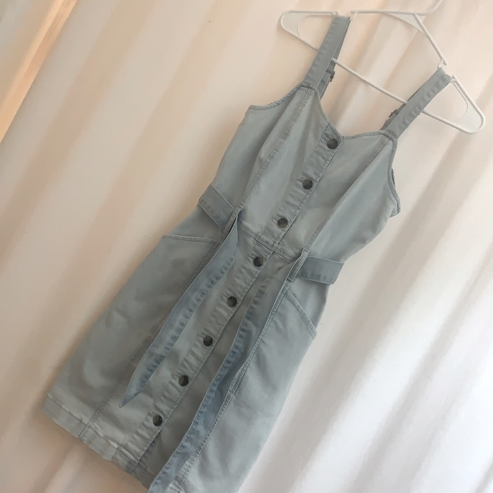 Super cute fitted overall dress!